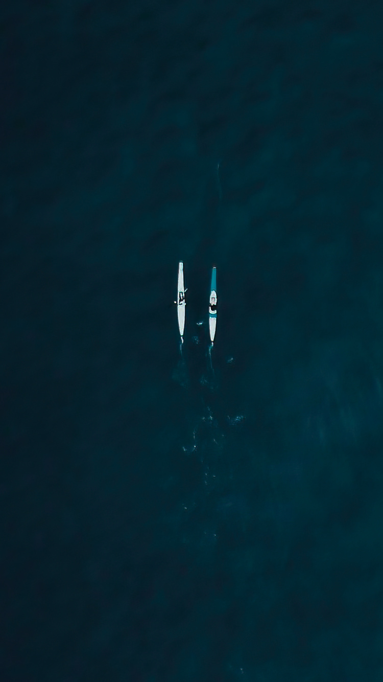 Обои вода, синий, судно, электрик, озеро в разрешении 750x1334