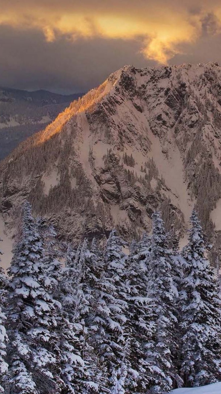 Обои горный рельеф, гора, горный хребет, снег, зима в разрешении 720x1280