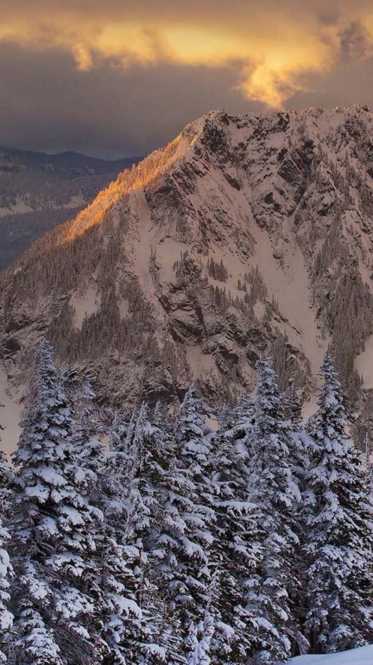 Обои горный рельеф, гора, горный хребет, снег, зима в разрешении 750x1334