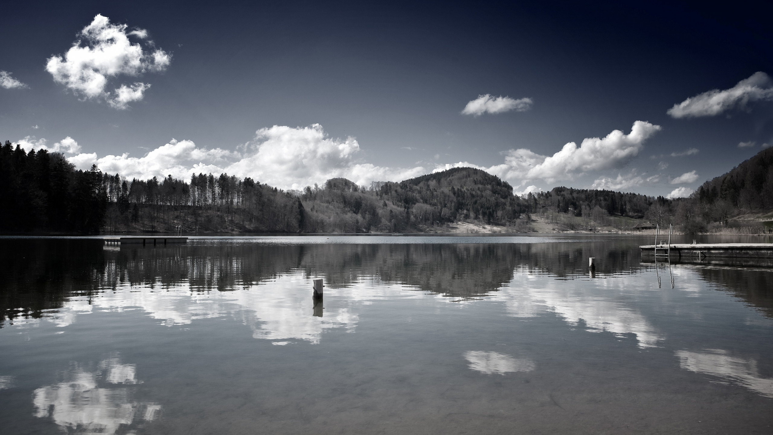 Обои отражение, водоем, природа, вода, облако в разрешении 2560x1440