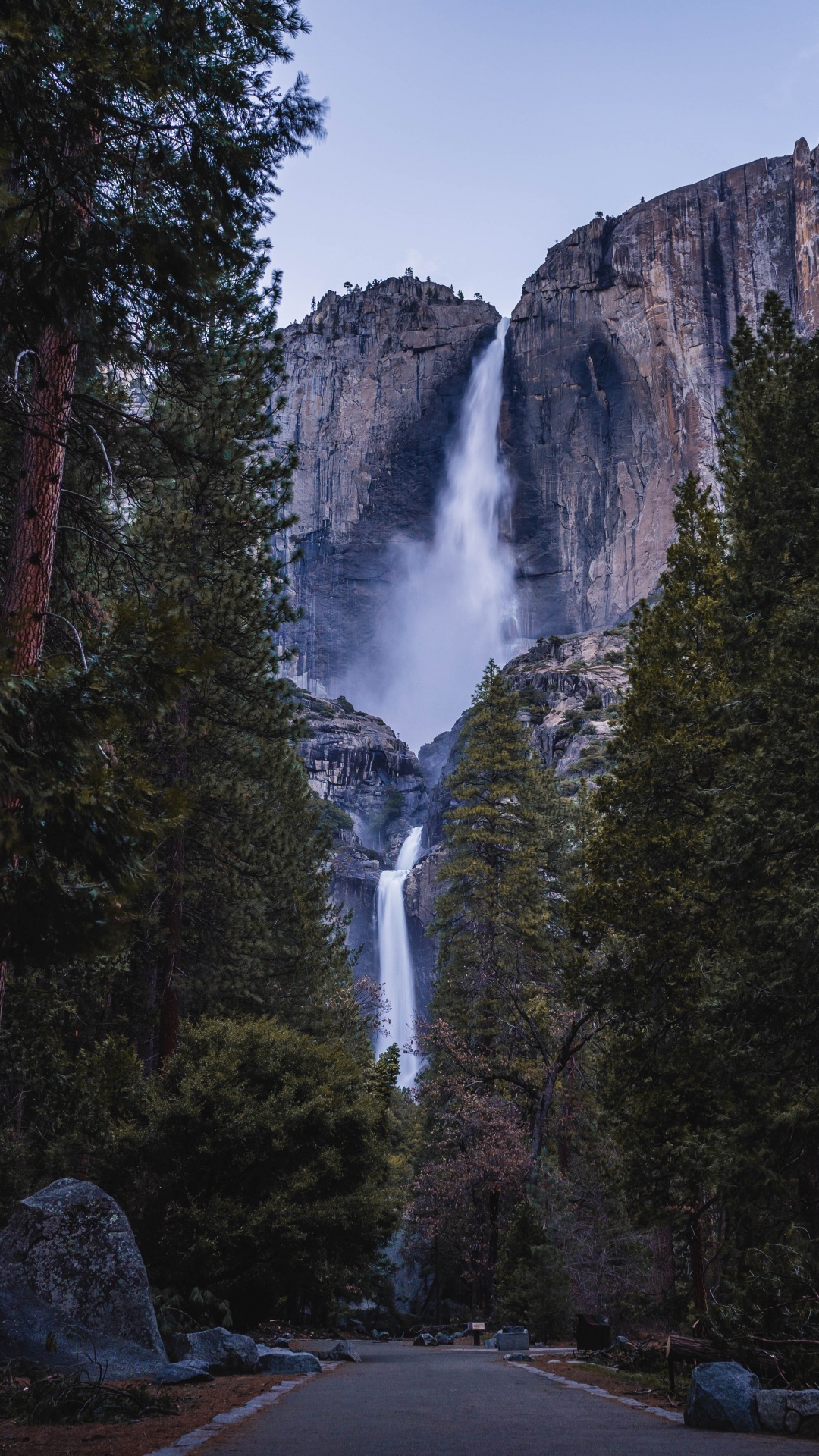 Обои водопад, природа, природный ландшафт, вода, гидроресурсы в разрешении 1080x1920