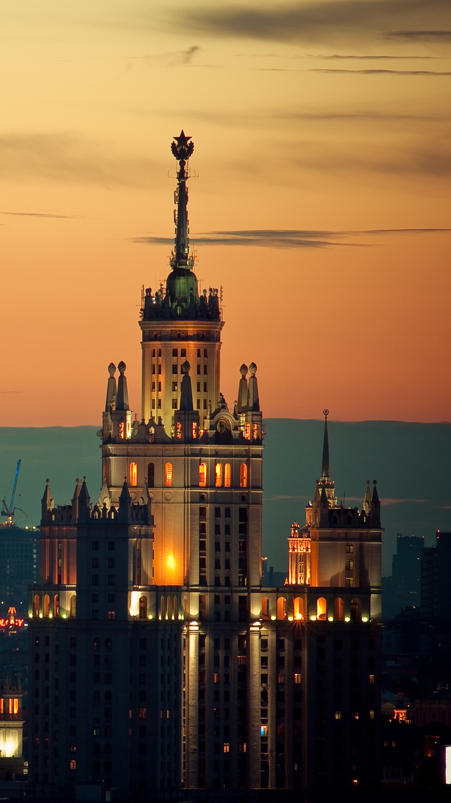 Обои Москва, город, городской пейзаж, линия горизонта, городской район в разрешении 1440x2560