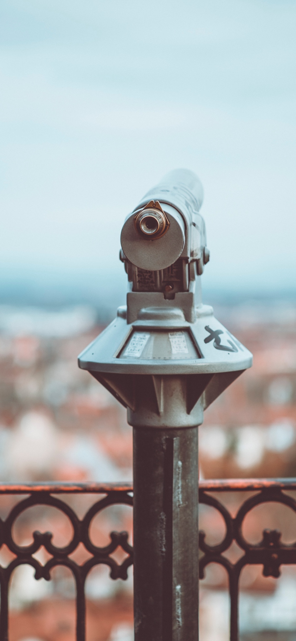 Обои железо, вода, ограждение, флерон, металл в разрешении 1125x2436