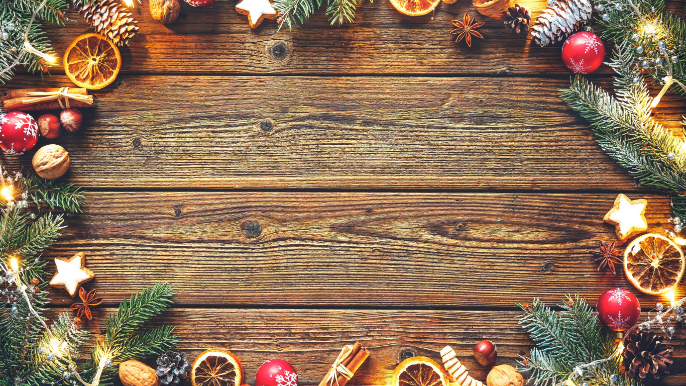 Обои Рождественский день, елка, Рождественские огни, Рождественские украшения, Новый год в разрешении 1366x768