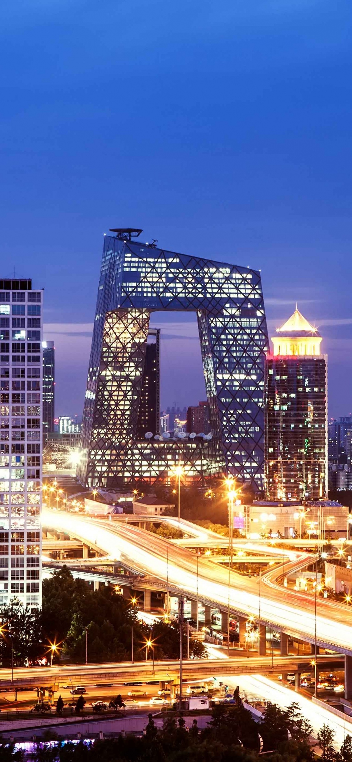 Обои городской пейзаж, город, городской район, метрополия, линия горизонта в разрешении 1125x2436