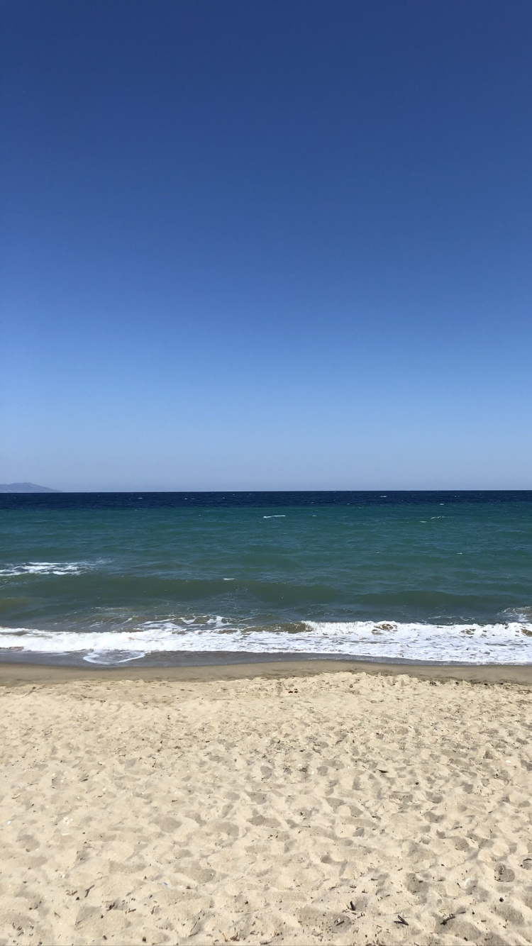 Обои море, пляж, вода, ветровая волна, водоем в разрешении 750x1334