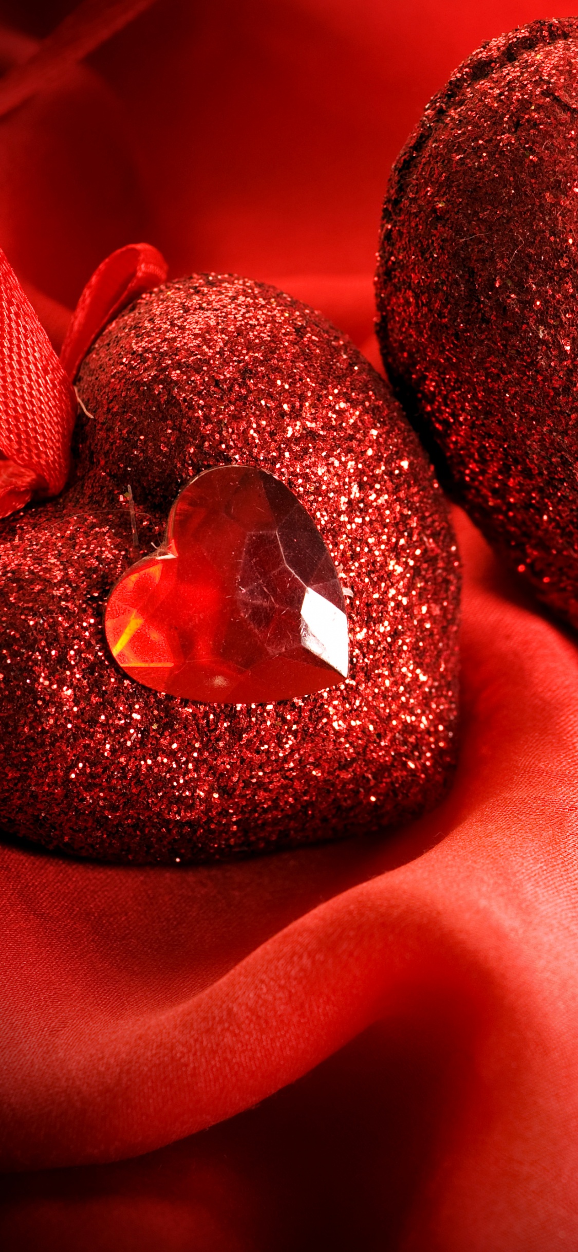 Обои День Святого Валентина, красный цвет, сердце, любовь, губа в разрешении 1125x2436