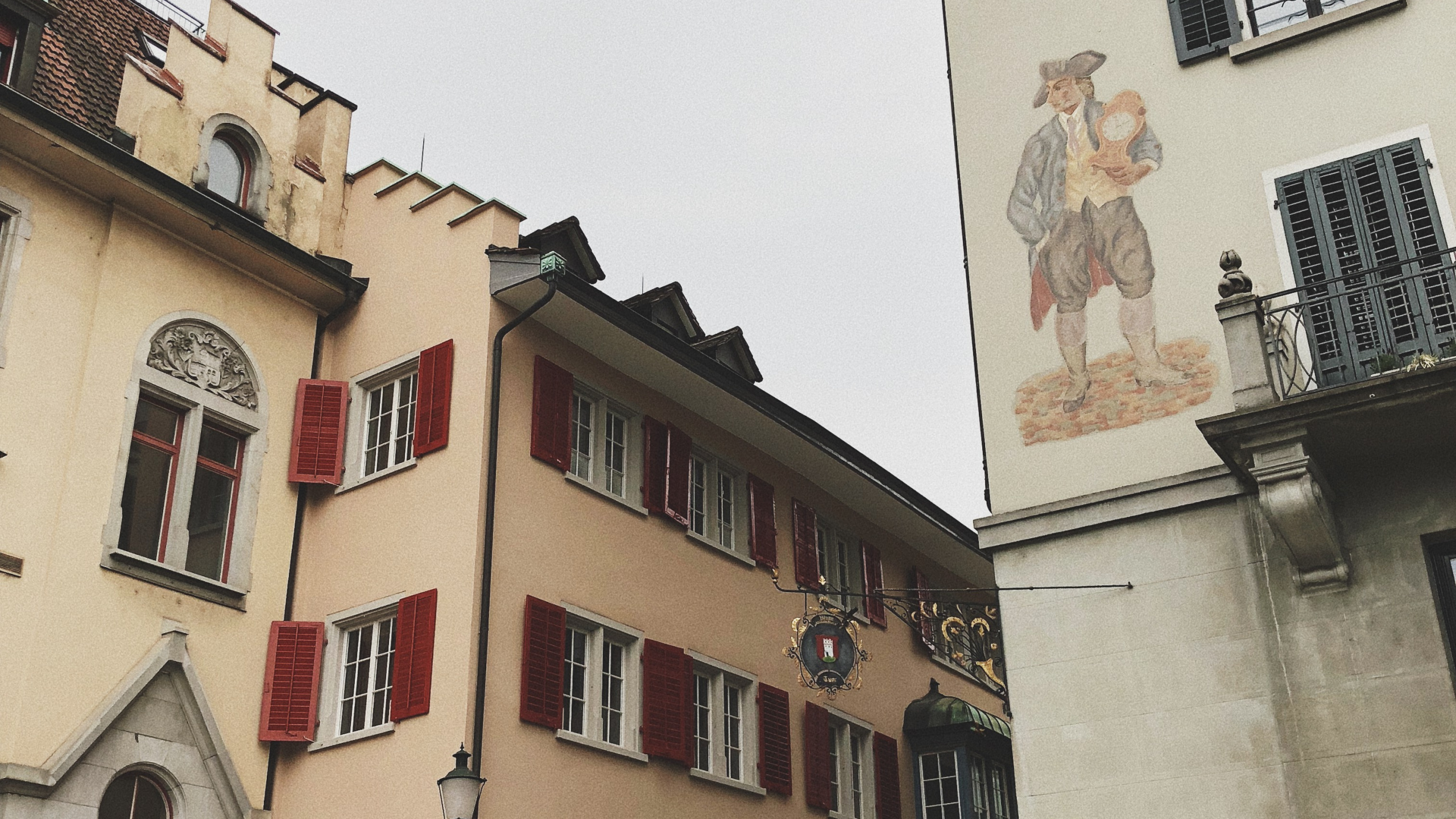 Обои архитектура, окно, фасад, соседство, городок в разрешении 2560x1440