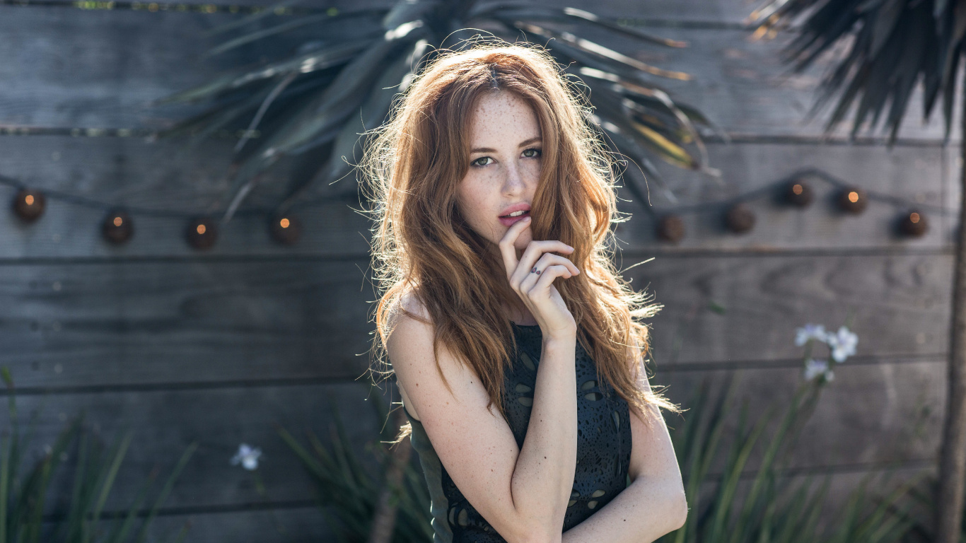 Обои модель, блондин, красота, волосы, лицо в разрешении 1366x768