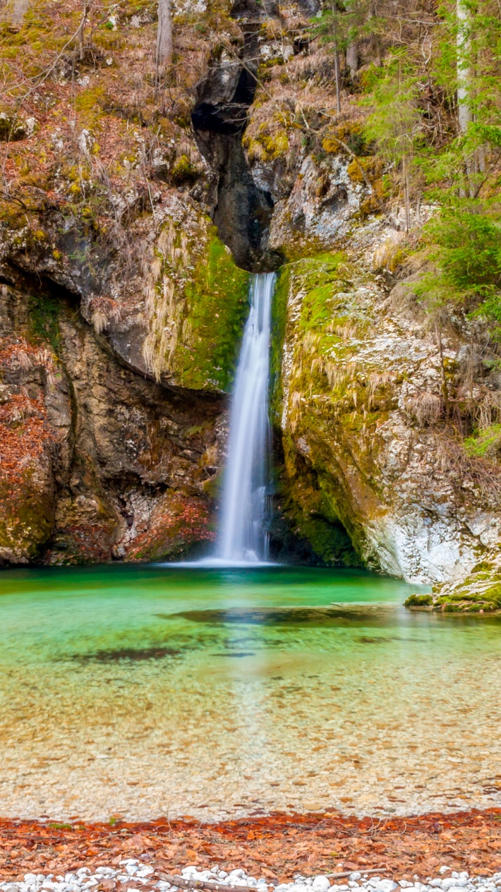 Обои природа, водопад, обрыв, водоем, гидроресурсы в разрешении 720x1280