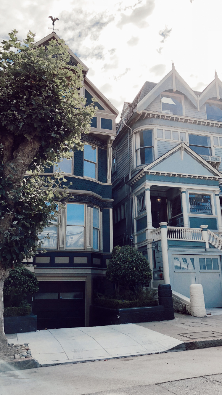 Обои Хаус, одежда, соседство, здание, городок в разрешении 750x1334