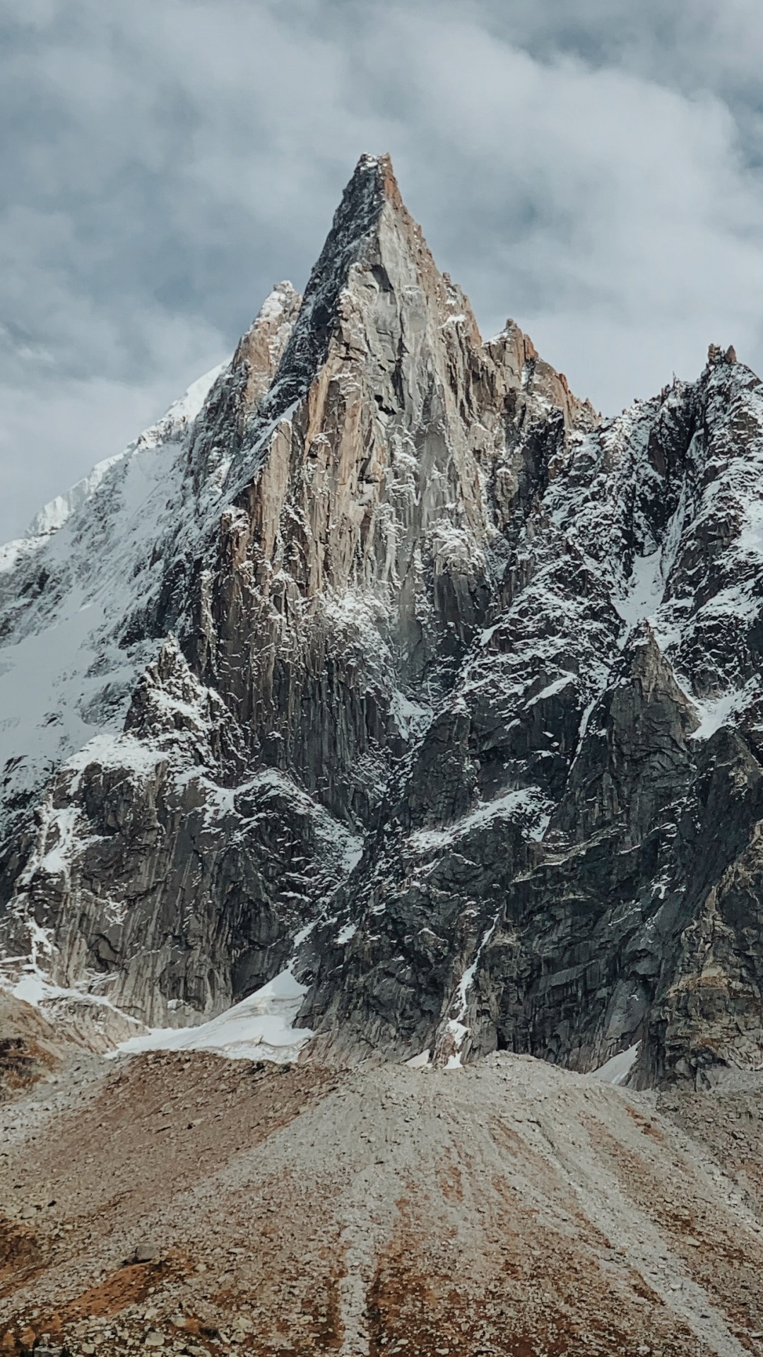 Обои гора, iOS 16, ios, облако, склон в разрешении 1080x1920