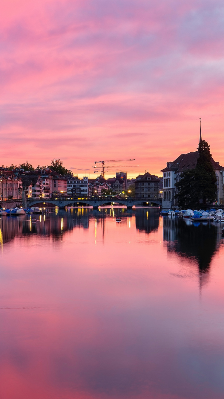 Обои Швейцария, Zrich, Grossmnster, вода, облако в разрешении 750x1334