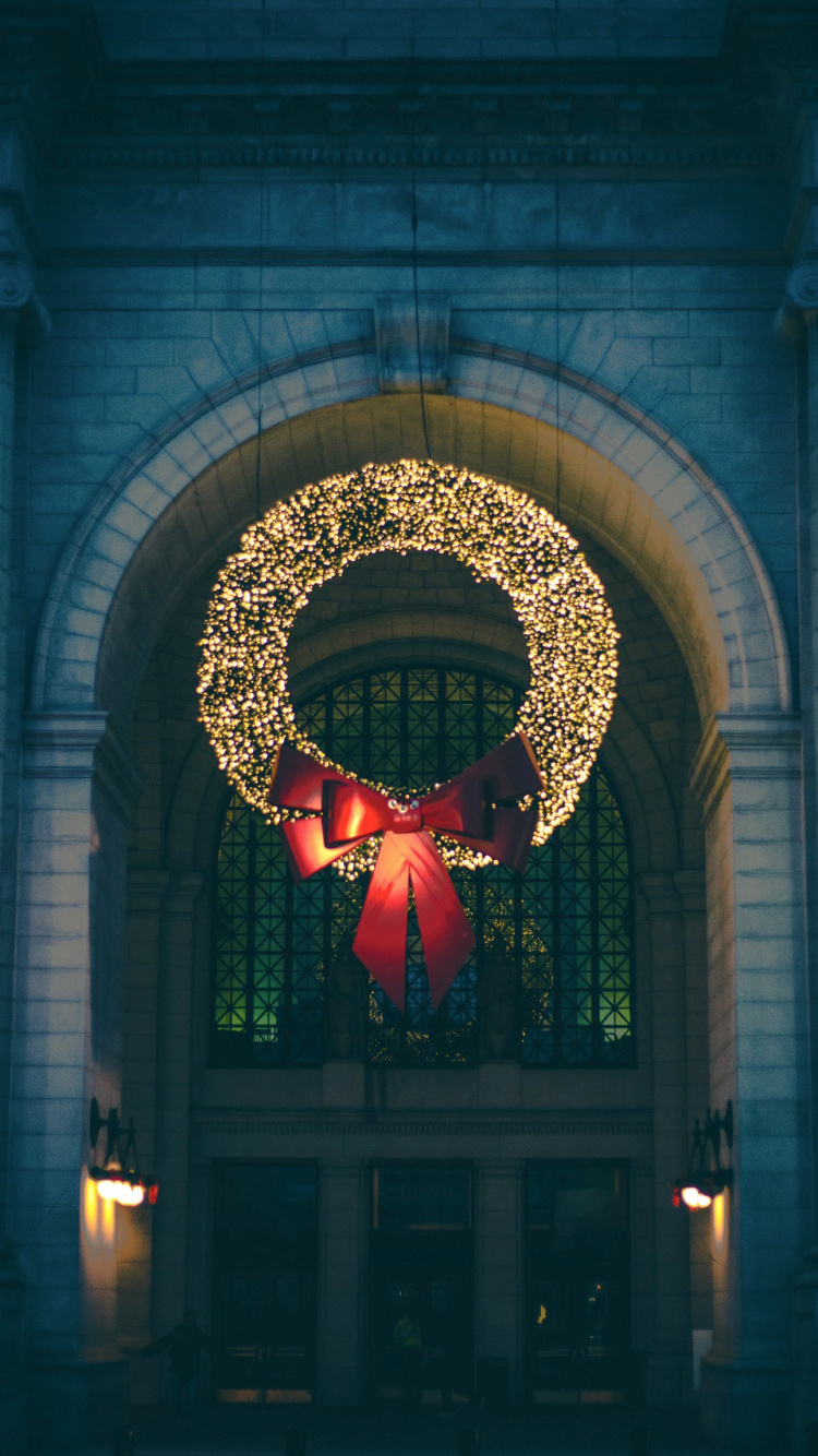 Обои Рождество, Рождественские огни, праздник, Рождественские украшения, елка в разрешении 750x1334