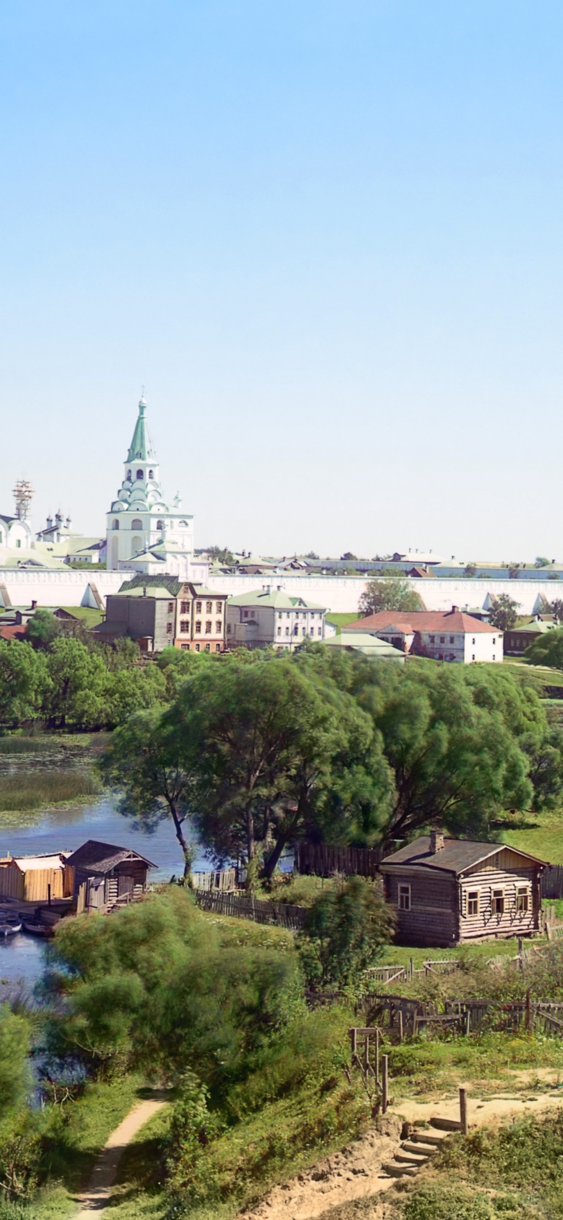 Обои город, реки, дерево, небо, Владимир Россия в разрешении 1125x2436