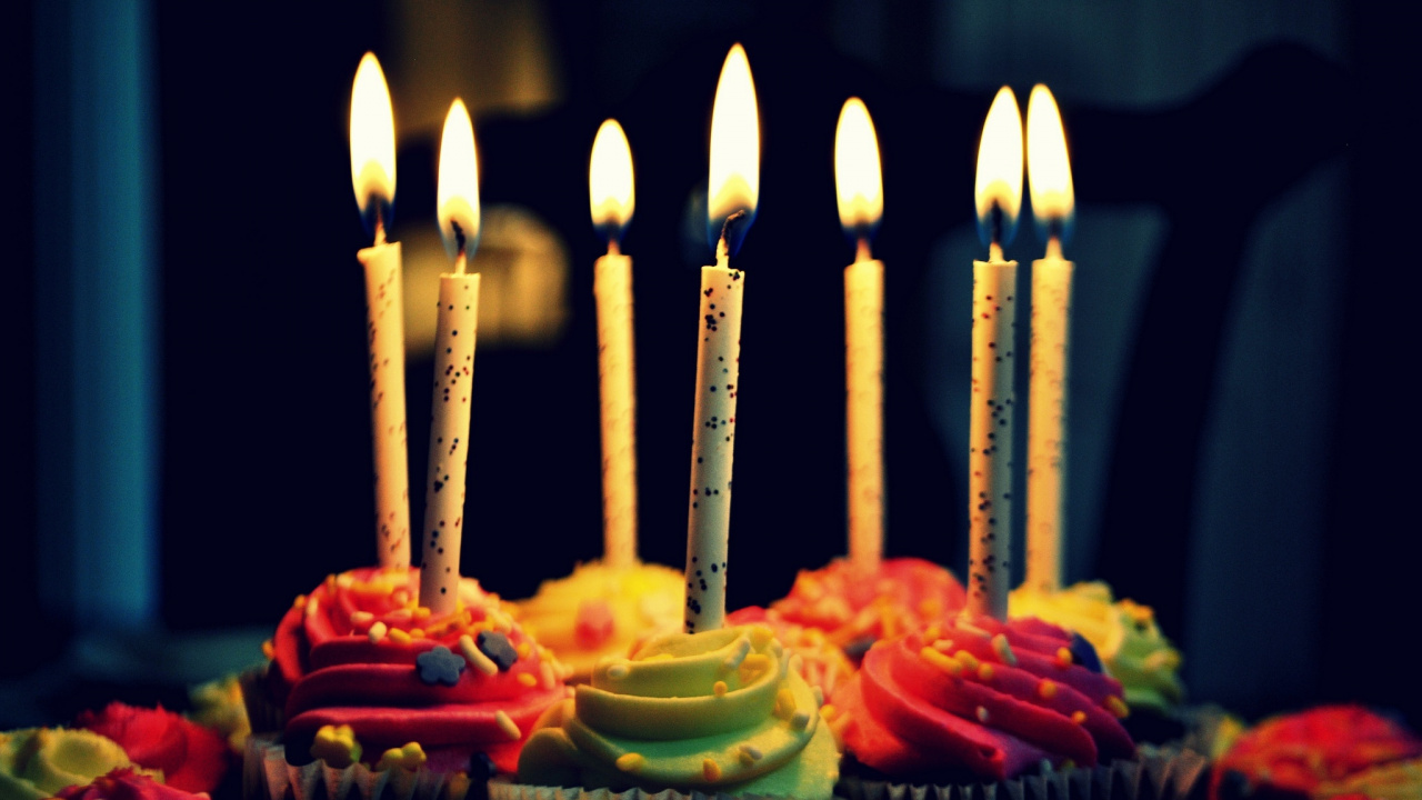 Обои праздничный торт, дата рождения, свеча, освещение, свечи в разрешении 1280x720