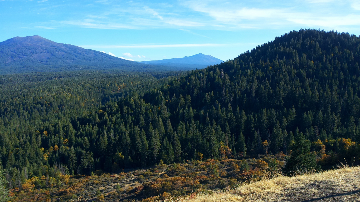 Обои горный рельеф, дикая местность, нагорье, хребет, растительность в разрешении 1366x768