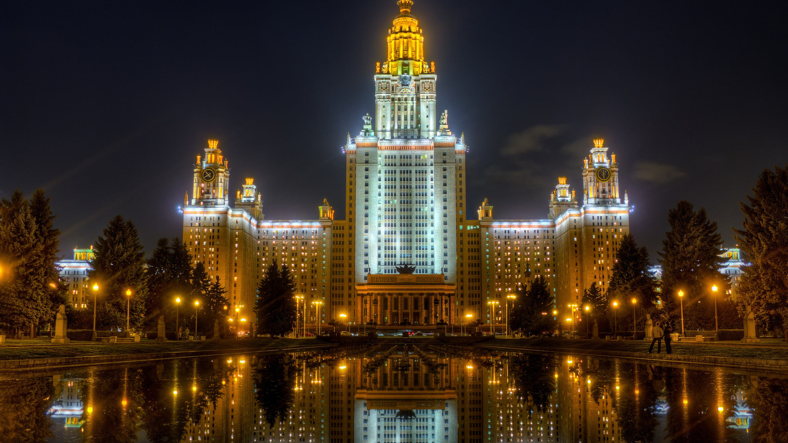 Обои Московский государственный университет, Университет, ориентир, ночь, город в разрешении 2560x1440