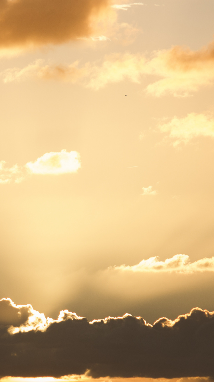 Обои облако, закат, солнечный свет, кучевое облако, горизонт в разрешении 750x1334