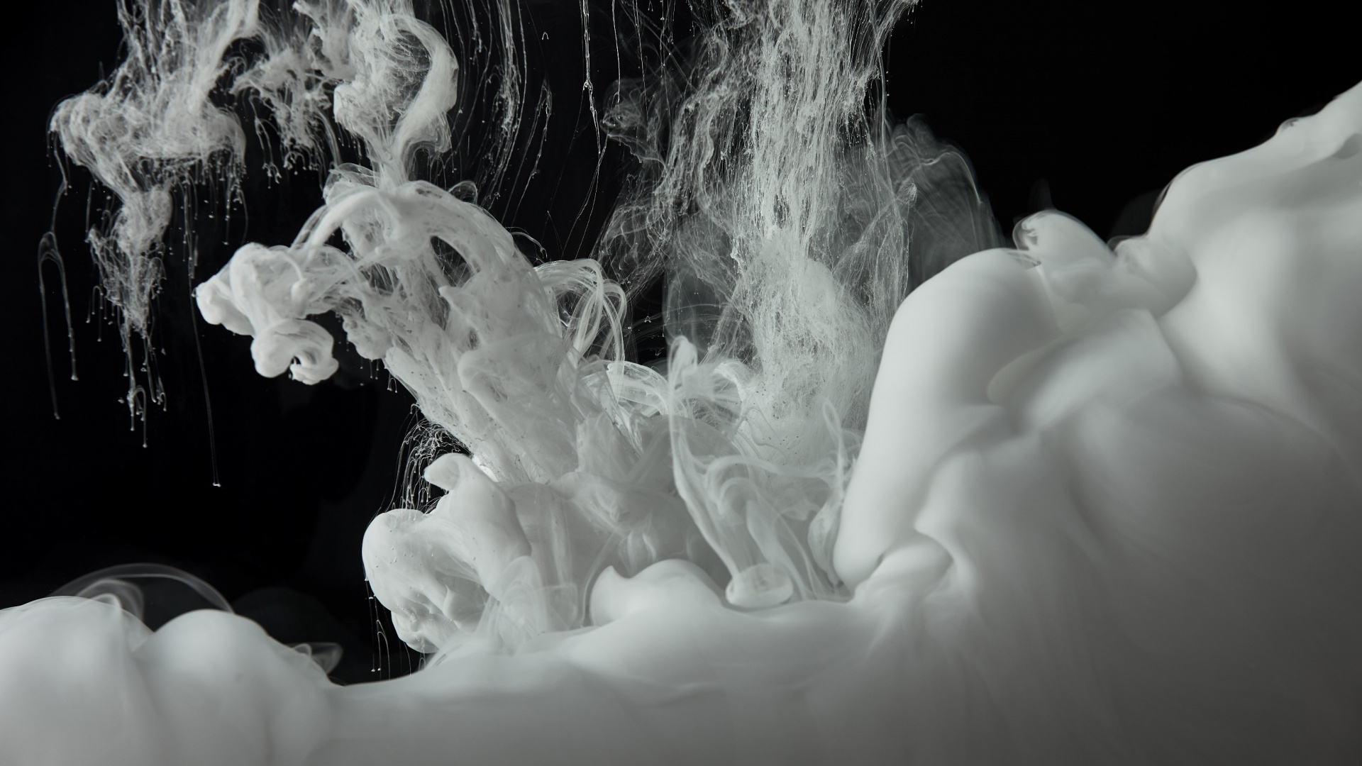 Обои вода, черный и белый, живопись, арт, абстракция в разрешении 1920x1080