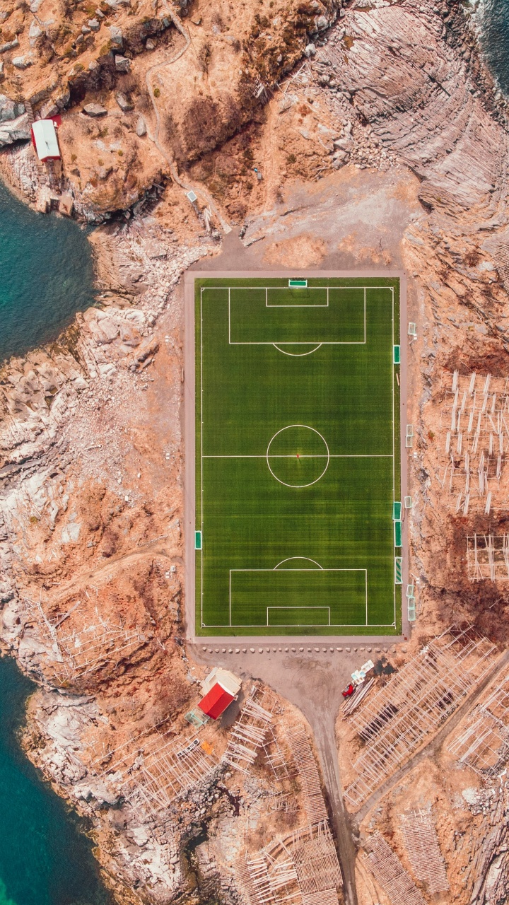 Обои стадион, henningsvr спортивный командный этап, Henningsvr, Лофотен, стадион Брайант-денни в разрешении 720x1280