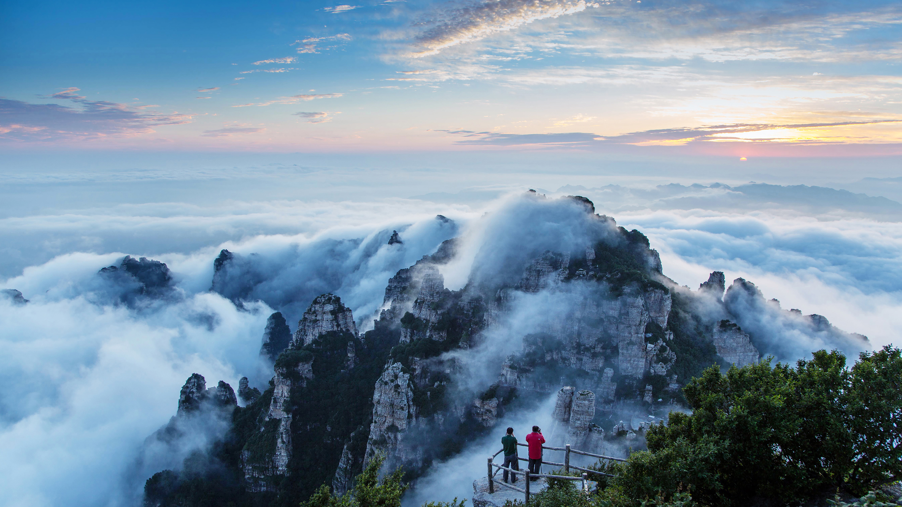 Обои галактический ангел, пиксель, арт, облако, гора в разрешении 3840x2160