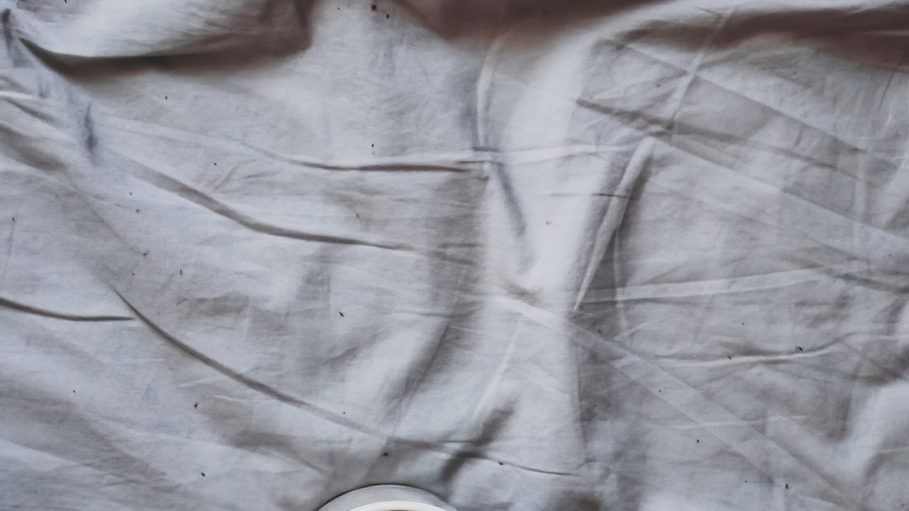 Обои древесина, коричневый цвет, верхняя одежда, ткань, рукав в разрешении 1280x720