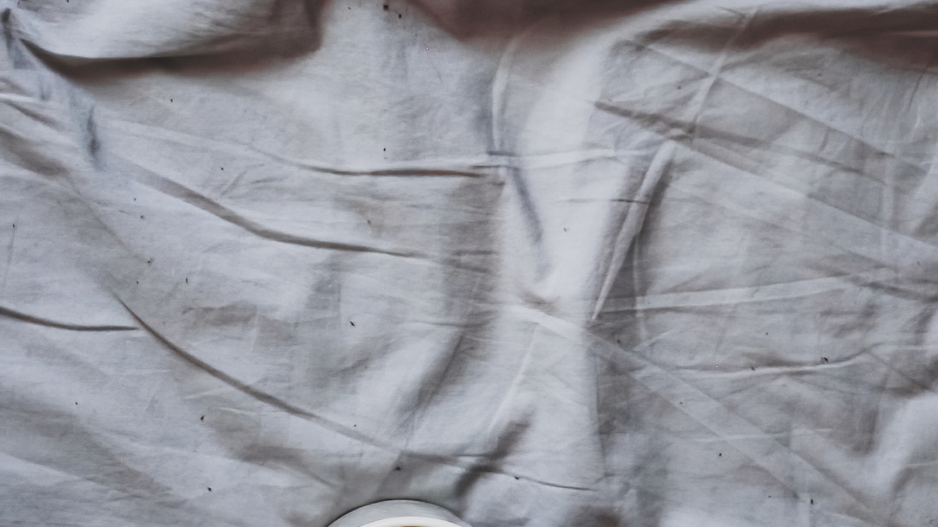 Обои древесина, коричневый цвет, верхняя одежда, ткань, рукав в разрешении 1366x768