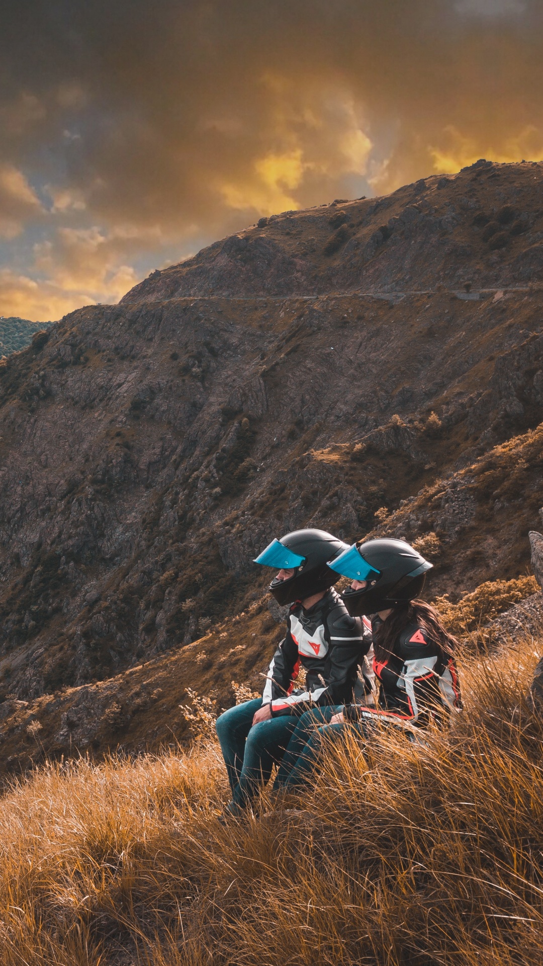 Обои велосипед, горный рельеф, гора, дикая местность, облако в разрешении 1080x1920