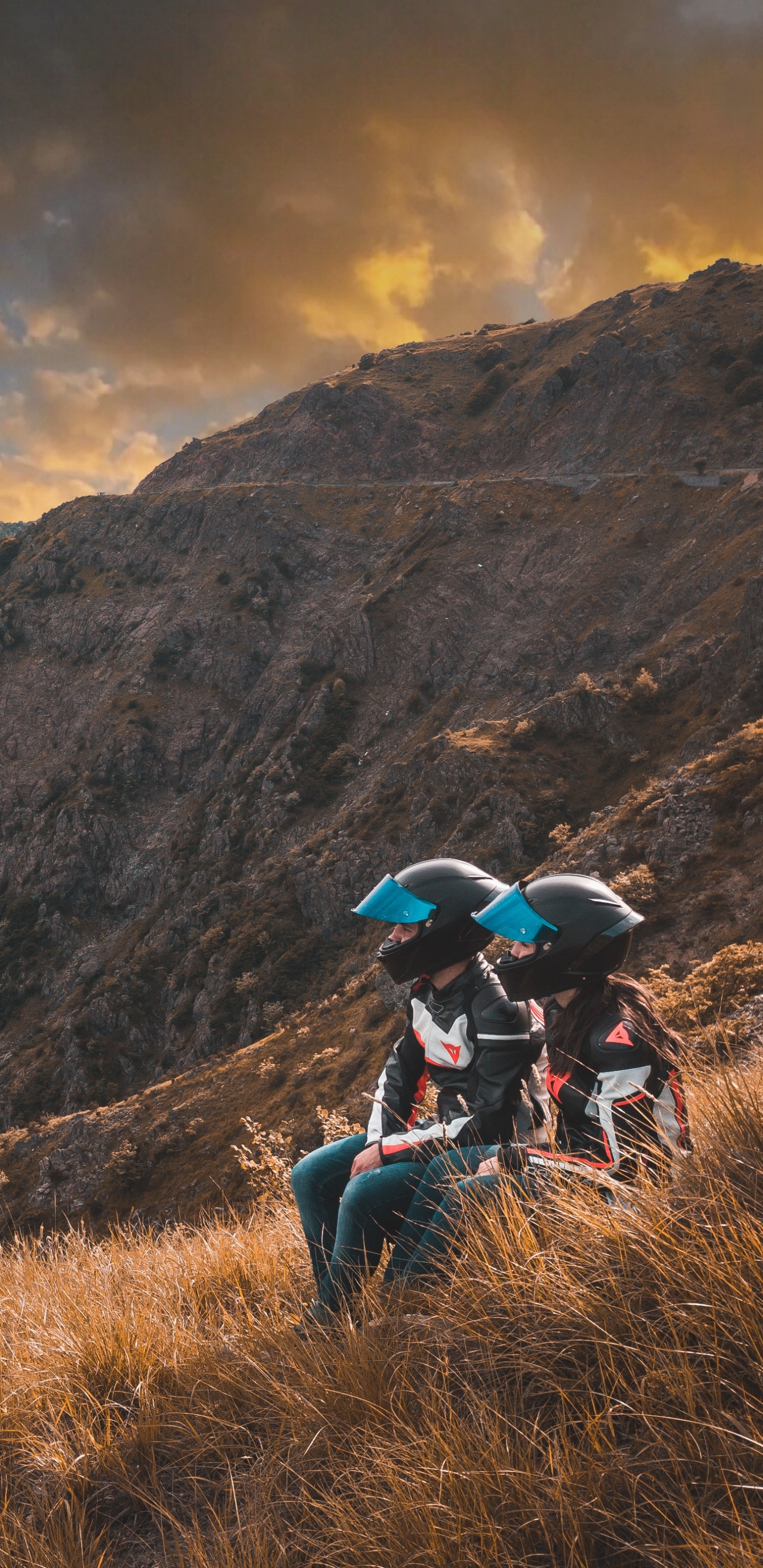 Обои велосипед, горный рельеф, гора, дикая местность, облако в разрешении 1440x2960