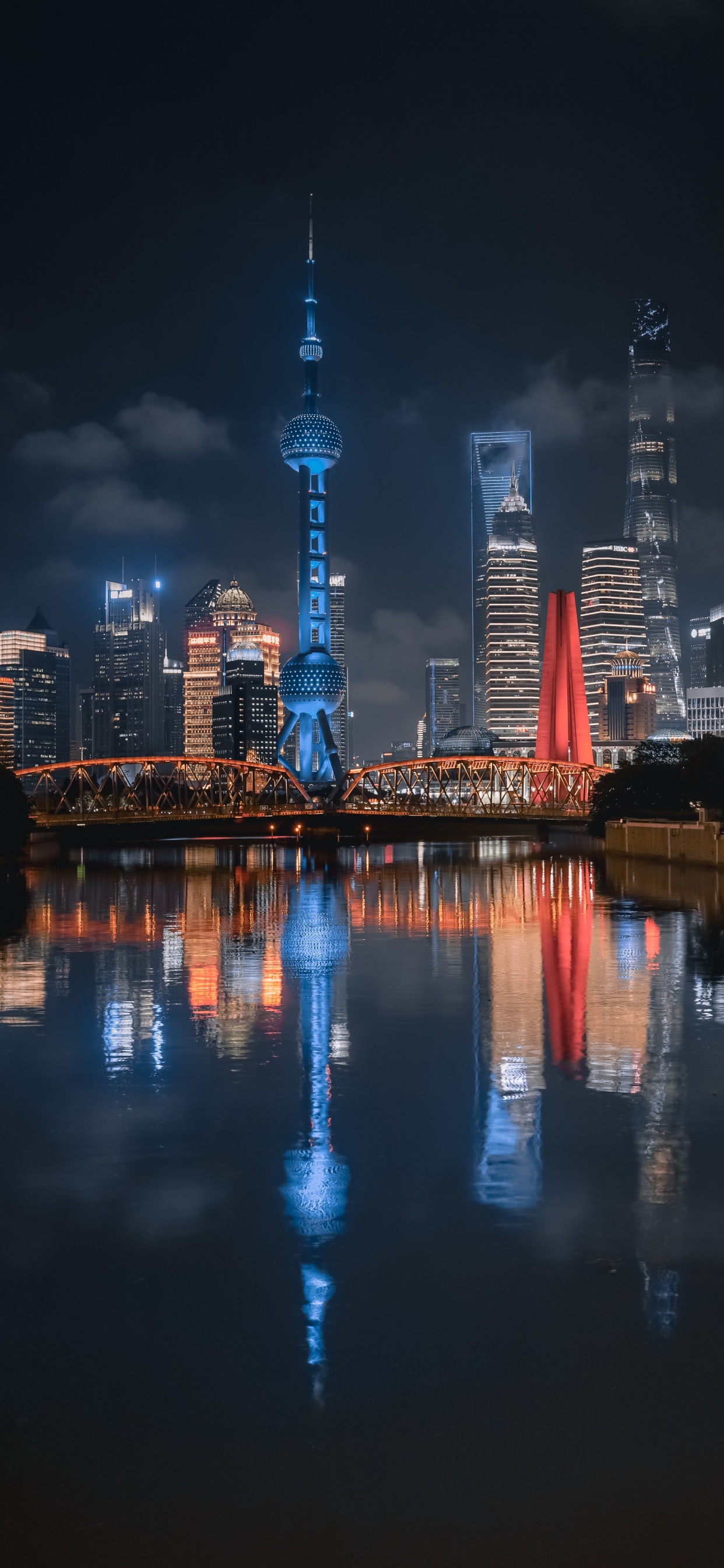 Обои ночь, отражение, город, городской пейзаж, ориентир в разрешении 1242x2688