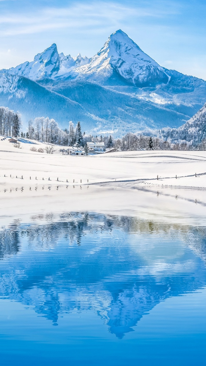 Обои вода, облако, гора, дневное время, синий в разрешении 720x1280