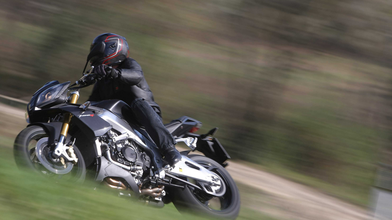 Обои мотоспорт, мотоцикл, крейсер, колесо, гоночный в разрешении 1366x768