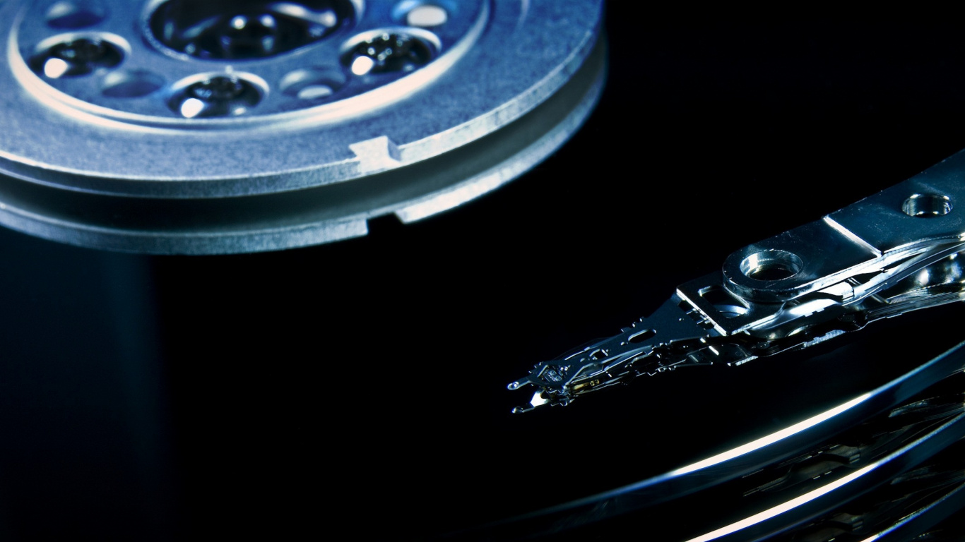 Обои жесткий диск, дисковое хранилище, колесо, круг, высокая технология в разрешении 1366x768