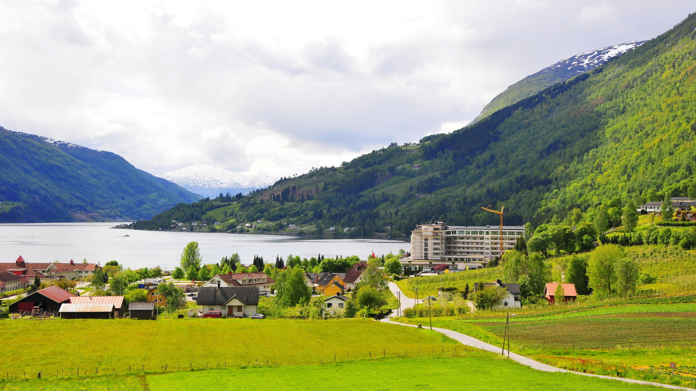 Обои Лоен, фьорд, нагорье, горный рельеф, гора в разрешении 1366x768