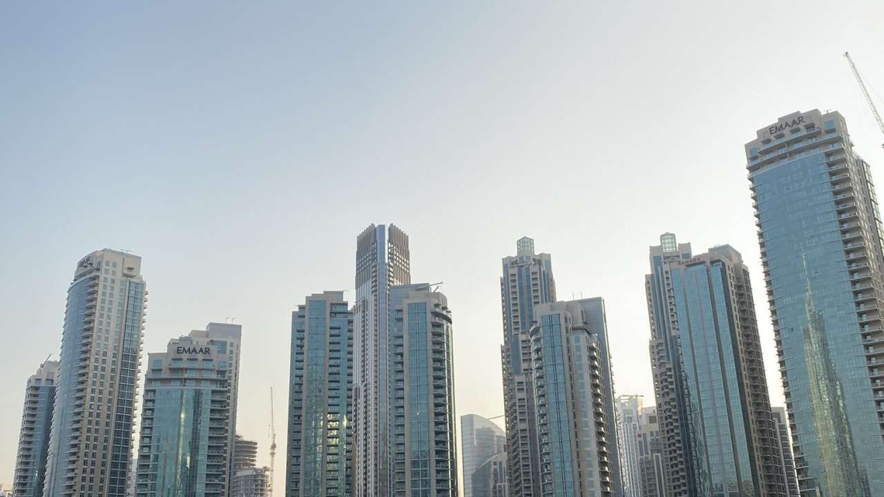 Обои Дубай, небоскреб, башня, дневное время, город в разрешении 1280x720