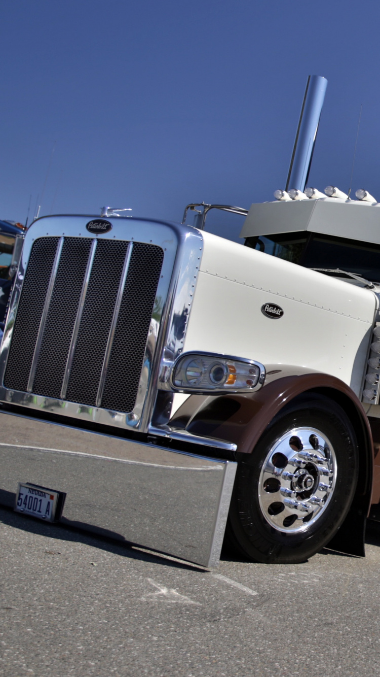 Обои Петербилт 379, большегруз, грузовик, транспорт, автомобильный экстерьер в разрешении 750x1334