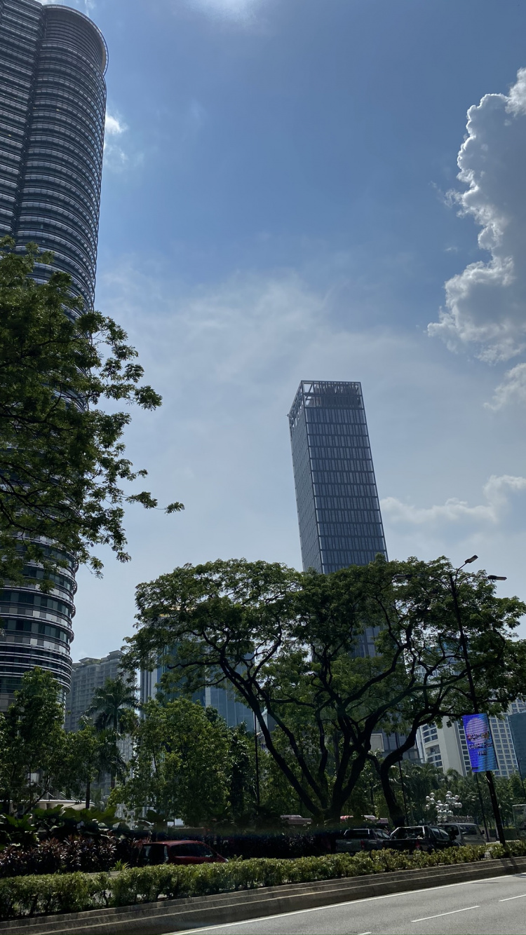 Обои Куала Лумпур, Малайзия, башня, дневное время, городской район в разрешении 750x1334