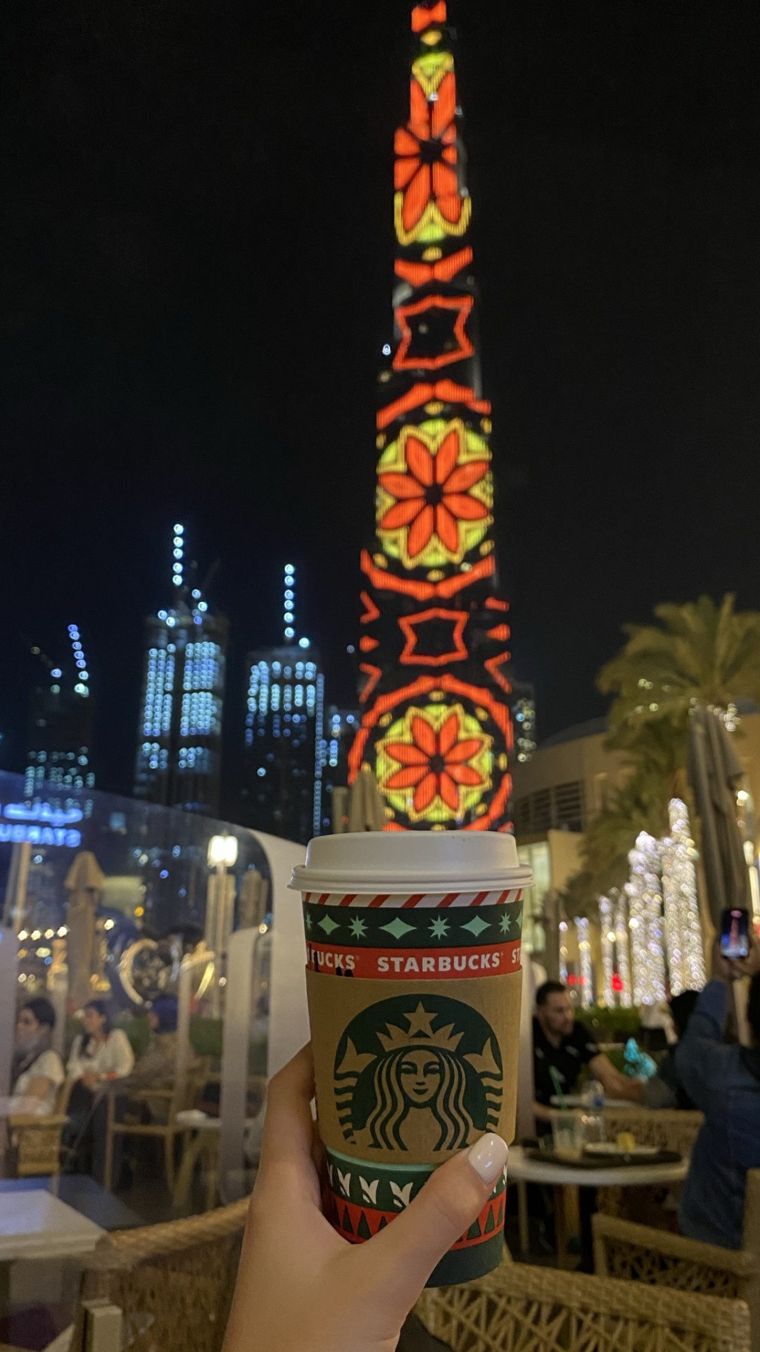 Обои Дубай, Бурдж Халифа, старбакс, новый логотип starbucks 2011, ночь в разрешении 1080x1920
