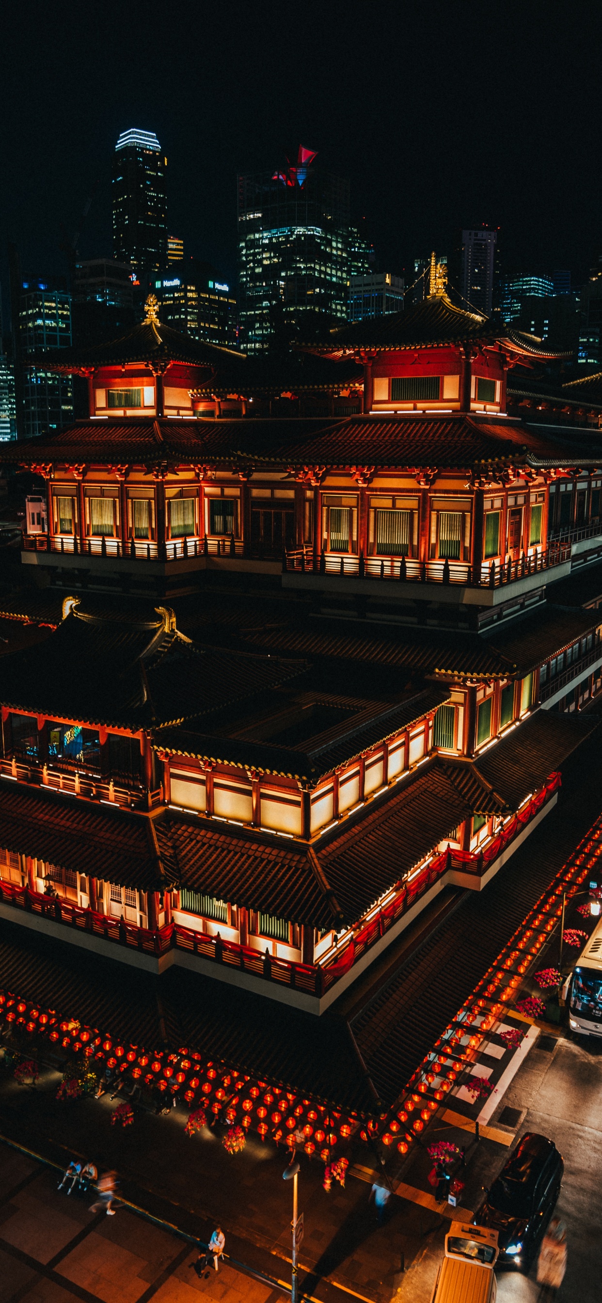 Обои архитектура, здание, ночь, город, метрополия в разрешении 1242x2688