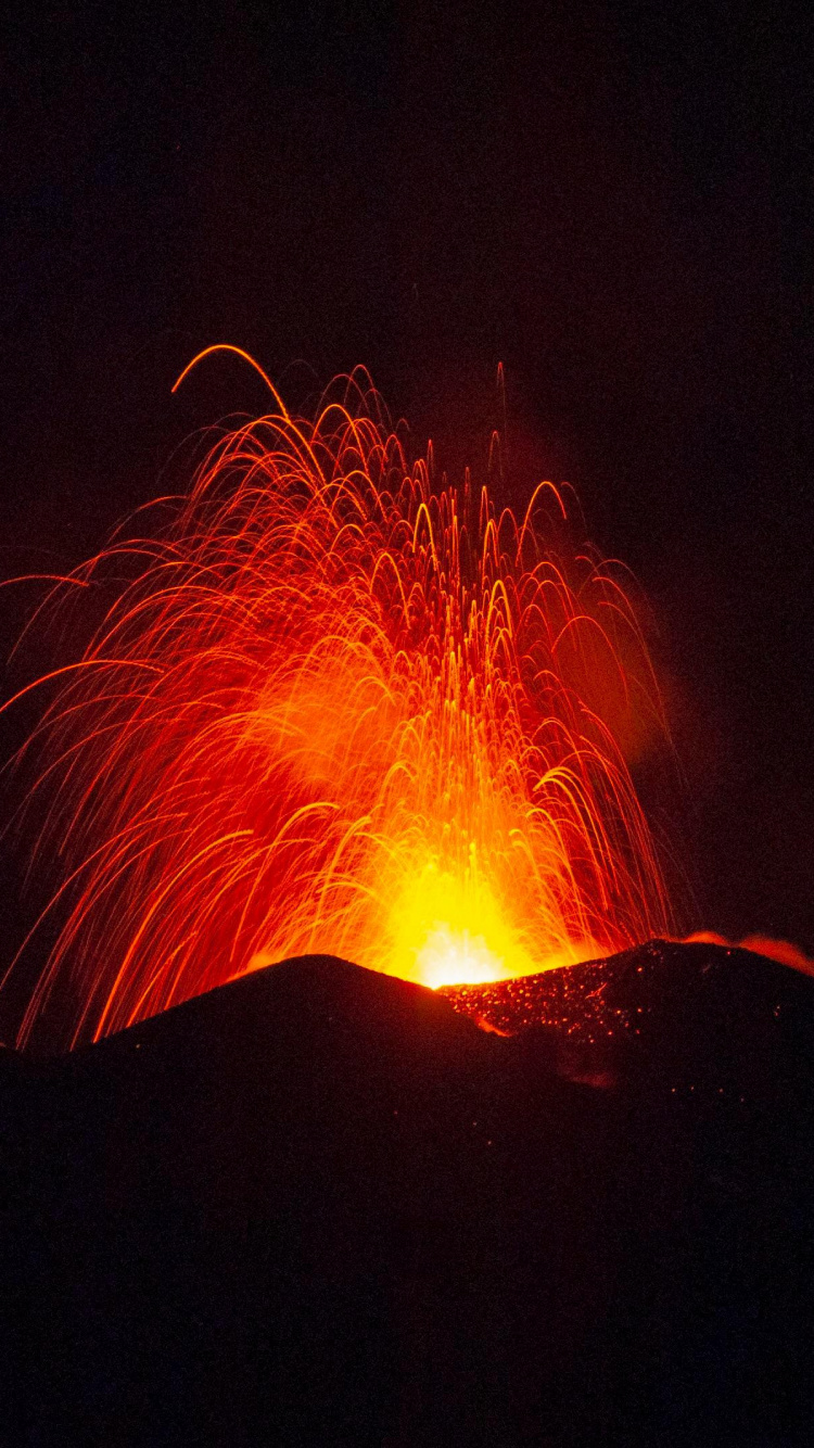 Обои типы вулканических извержений, вулкан, лава, тепло, вулканического рельефа в разрешении 750x1334
