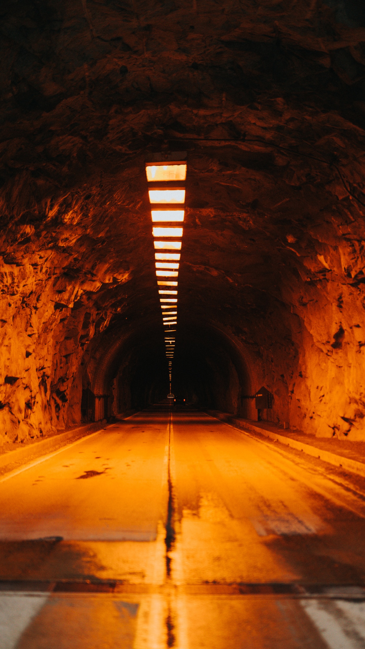 Обои инфраструктура, дорога, метро, туннель, проезд в разрешении 1440x2560