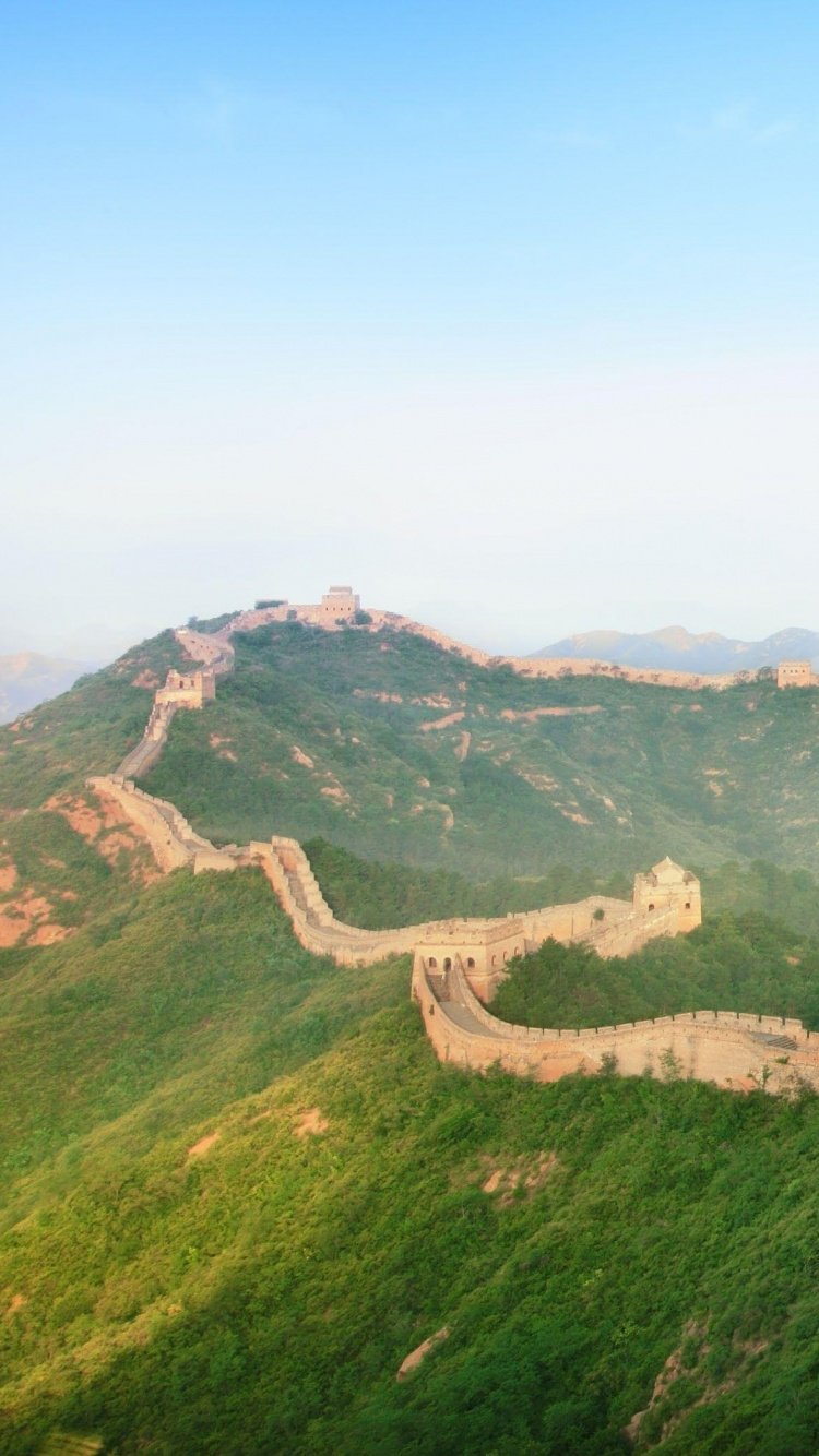Обои великая Китайская стена, горный рельеф, горная станция, гора, холм в разрешении 750x1334