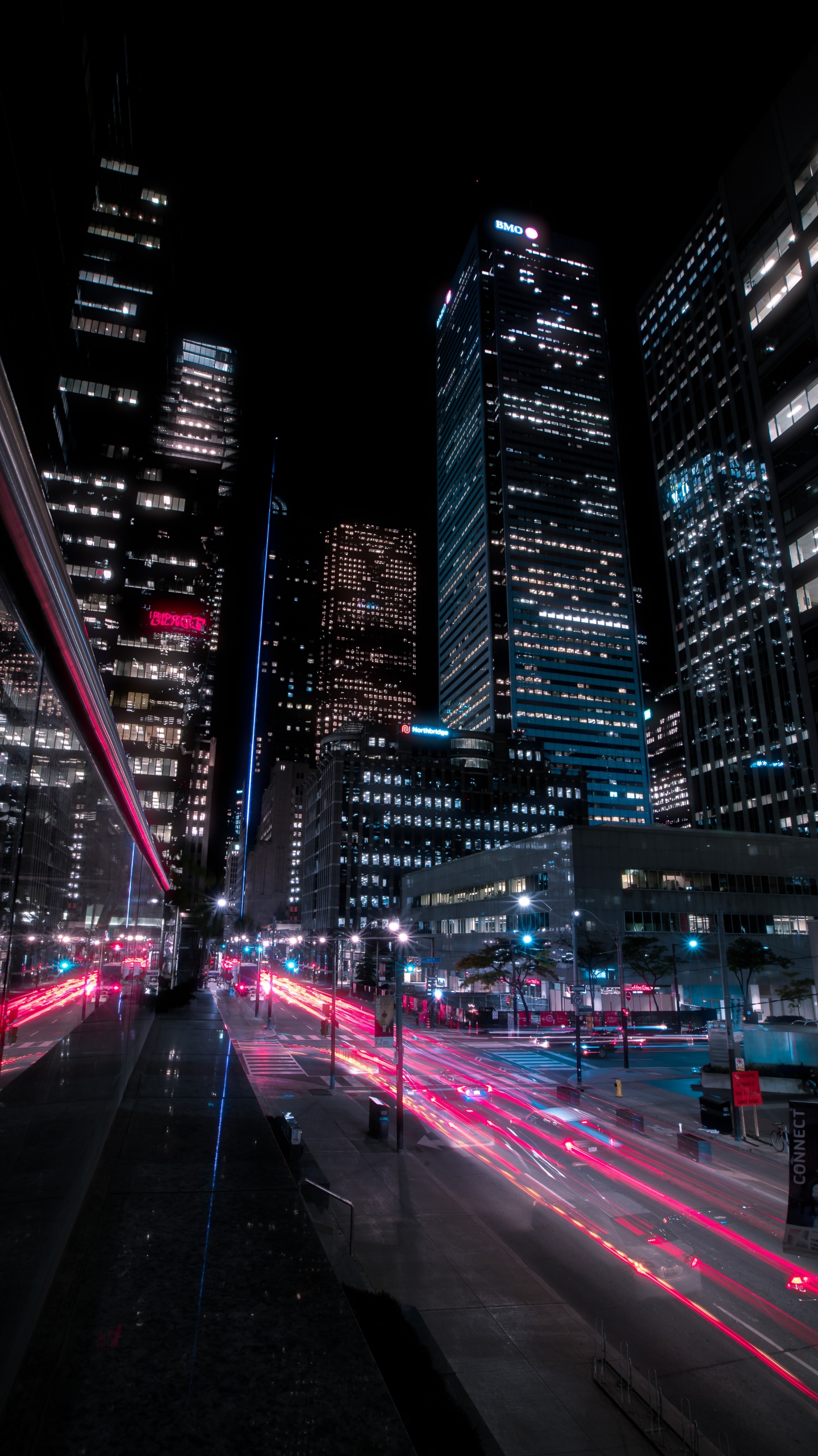 Обои свет, инфраструктура, высотное здание, уличный фонарь, ориентир в разрешении 1440x2560