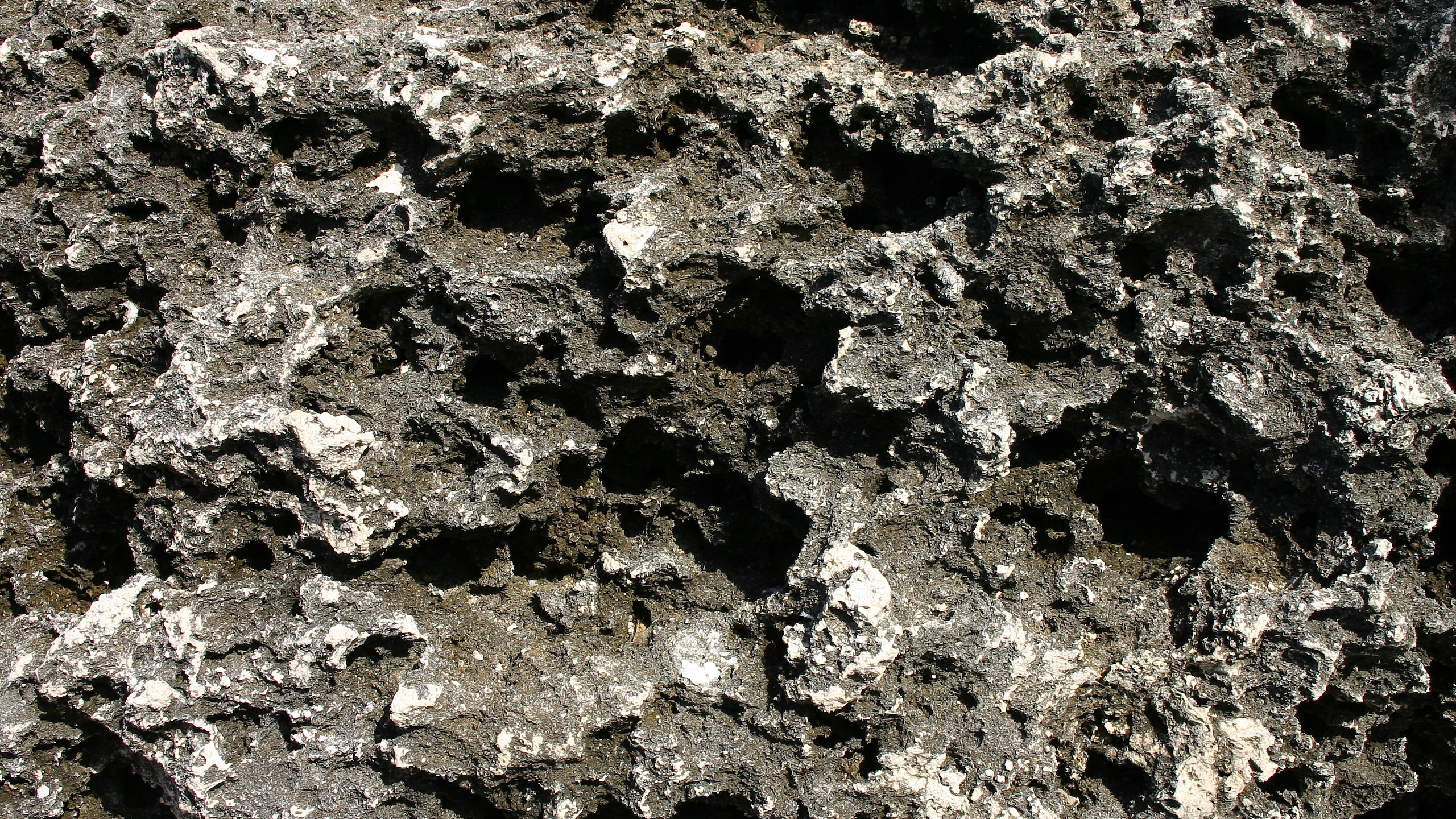 Обои геология, магматическая горная порода, рок, текстура, почва в разрешении 2560x1440