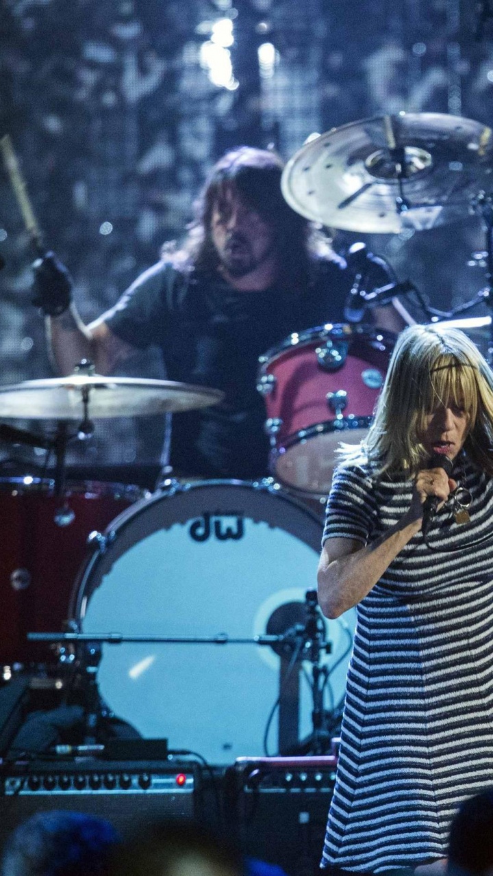 Обои музыкальный исполнитель, Дэйв Грол, рокконцерт, басист, нирвана в разрешении 720x1280