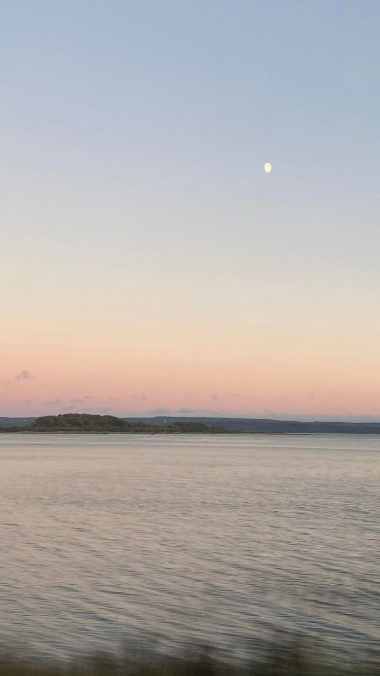 Обои горизонт, вода, облако, гидроресурсы, атмосфера в разрешении 750x1334