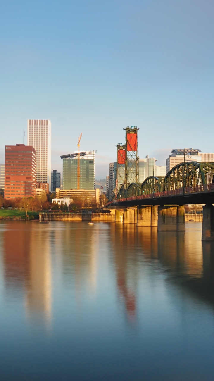 Обои отражение, городской пейзаж, город, мост, линия горизонта в разрешении 720x1280