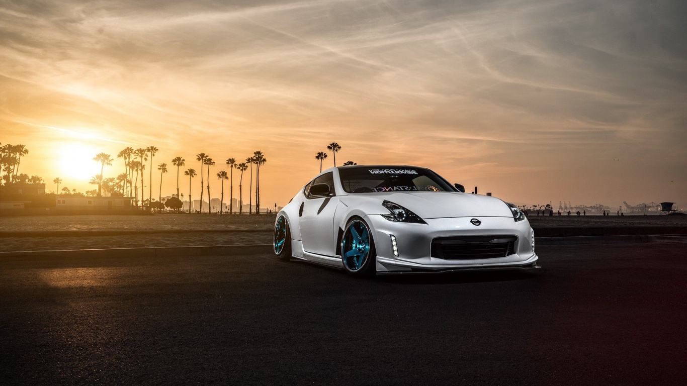 Обои авто, спорткар, колесо, обод, мощные машины в разрешении 1366x768