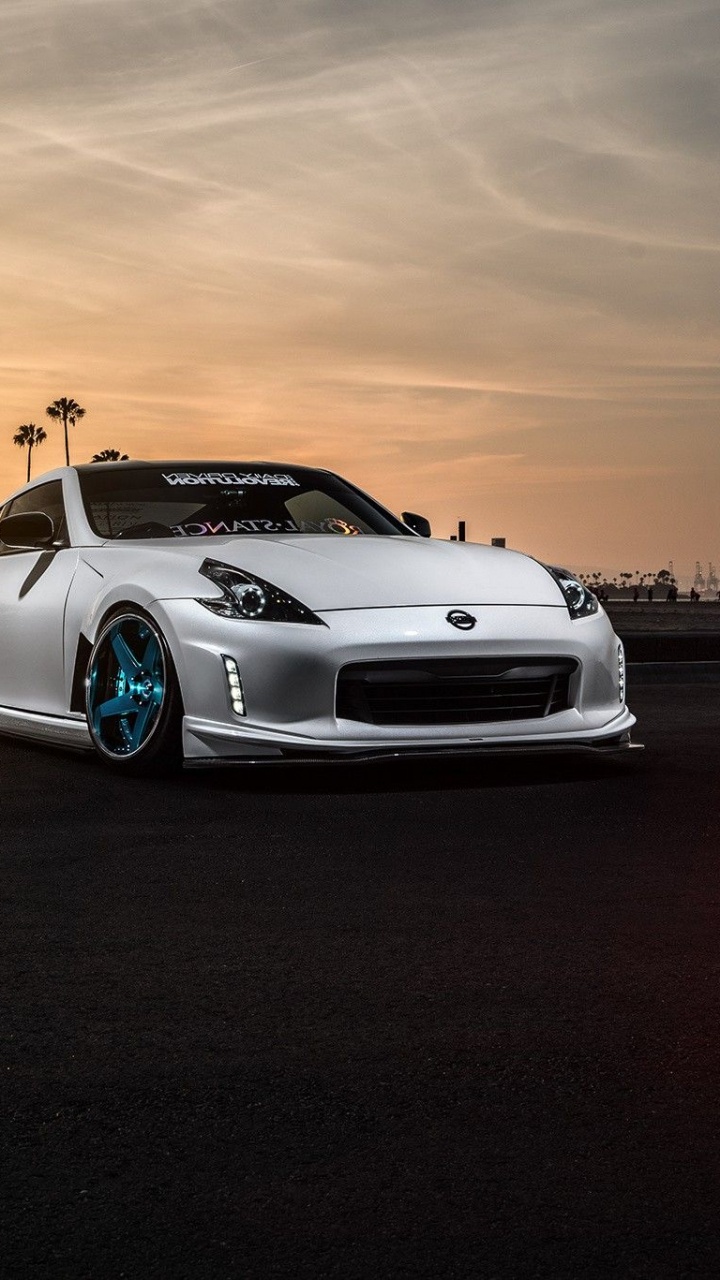 Обои авто, спорткар, колесо, обод, мощные машины в разрешении 720x1280